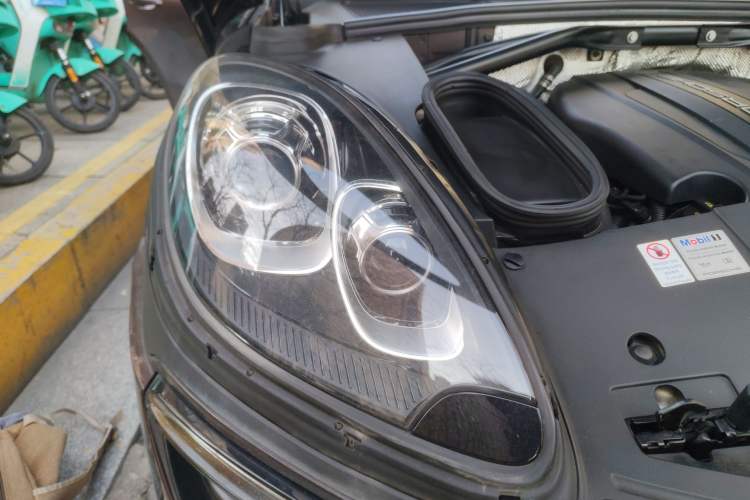 Used Porsche Macan 2017 Macan 2.0T Right Front Headlight