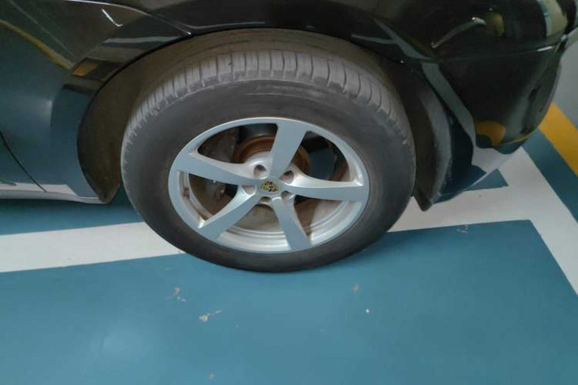 Used Porsche Macan 2017 Macan 2.0T Right Front Wheel Hub