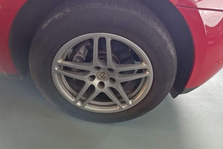 Used Porsche Macan 2017 Macan 2.0T Right Front Wheel Hub