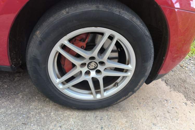 Used Porsche Macan 2017 Macan S 3.0T Right Front Wheel Hub
