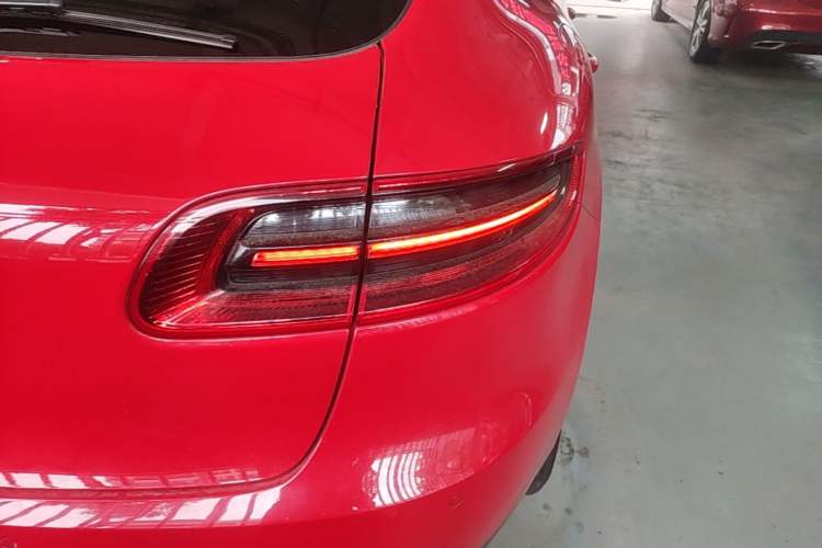 Used Porsche Macan 2017 Macan 2.0T Right Rear Taillight