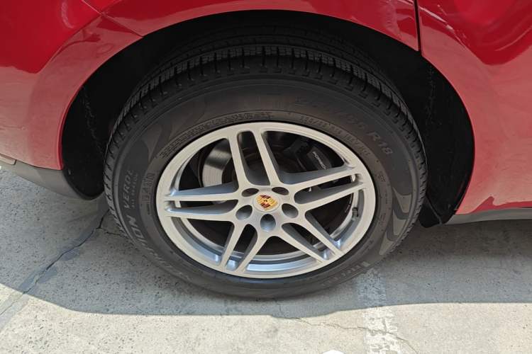 Used Porsche Macan 2017 Macan 2.0T Right Rear Wheel Hub