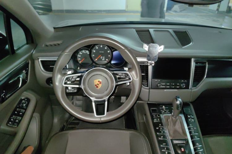 Used Porsche Macan 2017 Macan 2.0T Steering Wheel