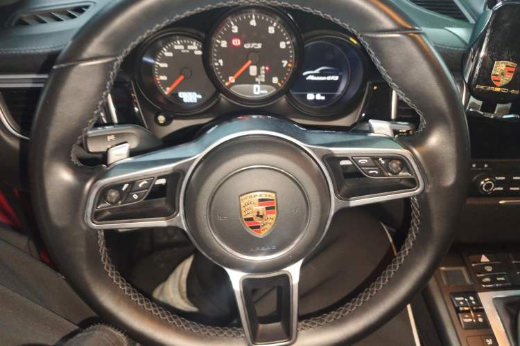 Used Porsche Macan 2017 Macan GTS 3.0T Steering Wheel