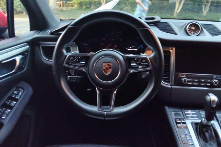 Used Porsche Macan 2017 Macan GTS 3.0T Steering Wheel