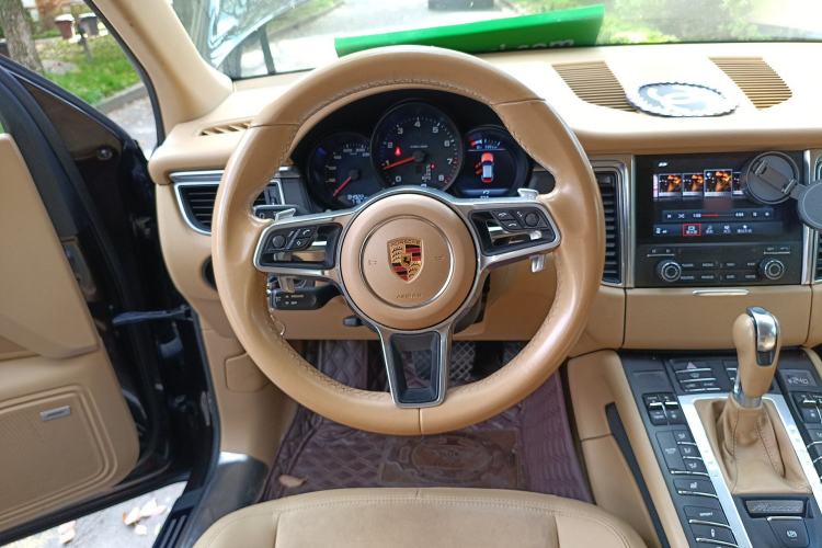 Used Porsche Macan 2017 Macan 2.0T Steering Wheel