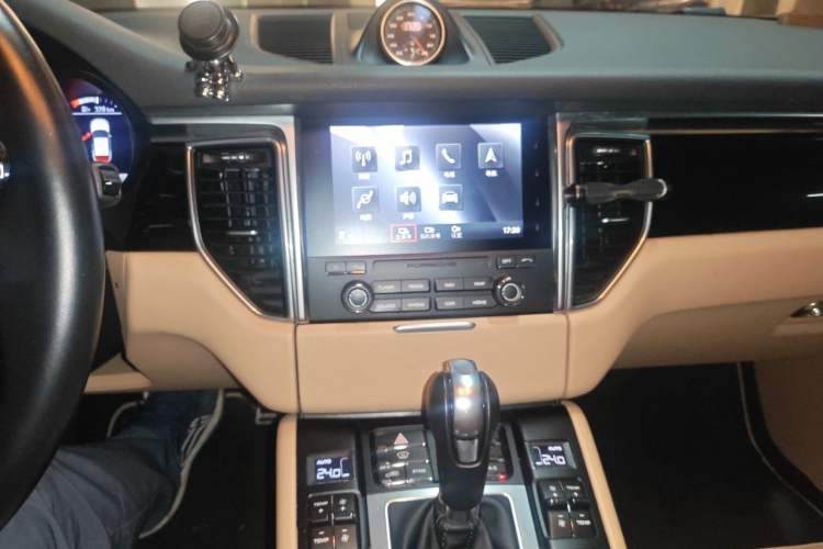 Used Porsche Macan 2017 Macan S 3.0T Audio And AC Panel