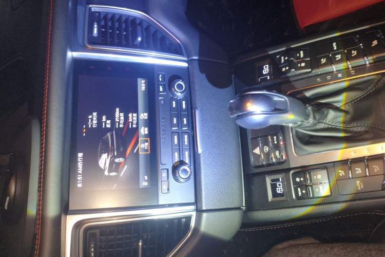 Used Porsche Macan 2017 Macan 2.0T Audio And AC Panel