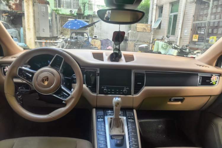 Used Porsche Macan 2017 Macan 2.0T Center Console