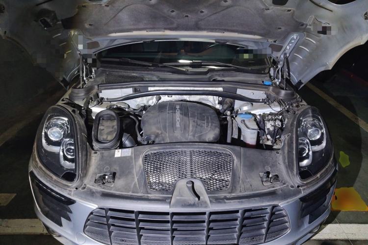 Used Porsche Macan 2017 Macan 2.0T Engine Bay