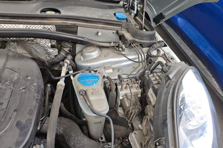 Used Porsche Macan 2017 Macan 2.0T Engine Bay Left