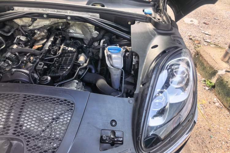 Used Porsche Macan 2017 Macan 2.0T Engine Bay Left