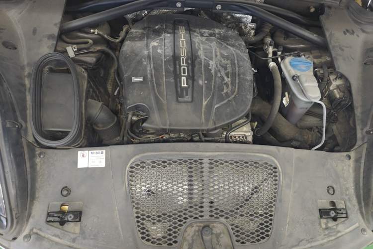 Used Porsche Macan 2017 Macan 2.0T Engine Bay