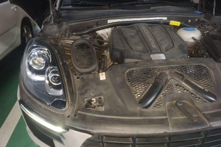 Used Porsche Macan 2017 Macan S 3.0T Engine Bay Right