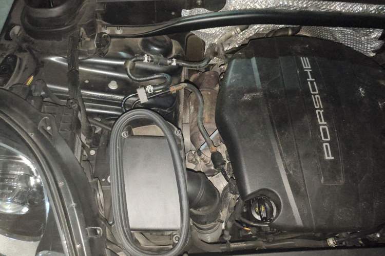 Used Porsche Macan 2017 Macan 2.0T Engine Bay Right