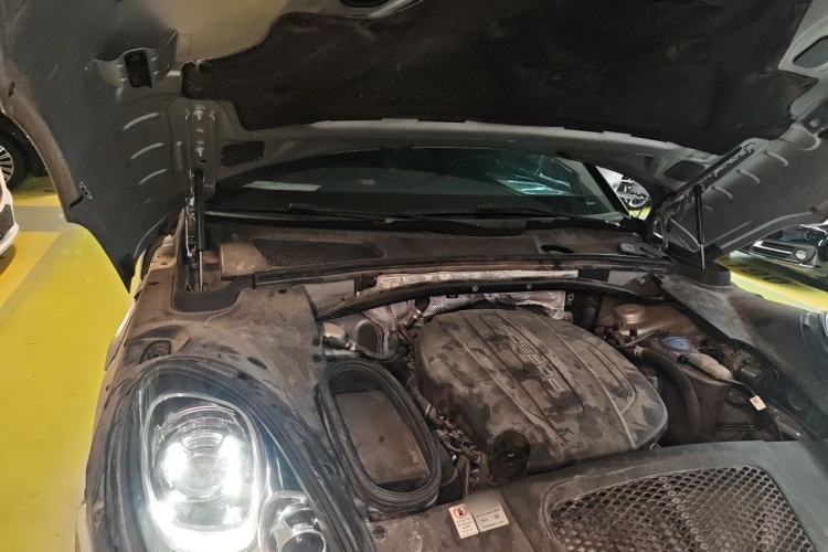 Used Porsche Macan 2017 Macan 2.0T Engine Bay Right