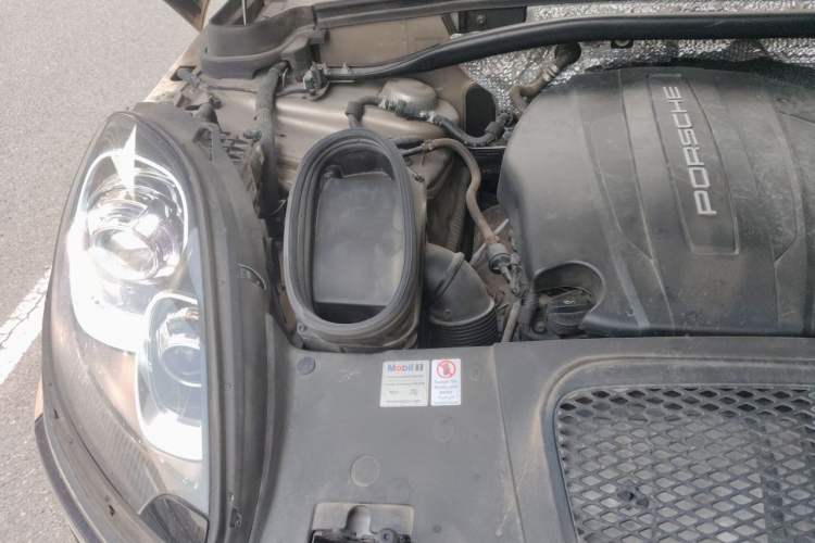 Used Porsche Macan 2017 Macan 2.0T Engine Bay Right
