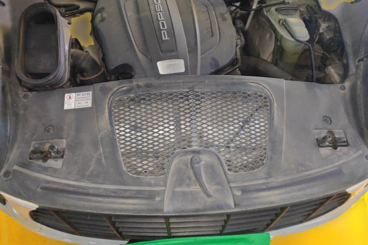 Used Porsche Macan 2017 Macan 2.0T Engine Bay