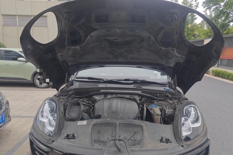 Used Porsche Macan 2017 Macan 2.0T Engine Bay