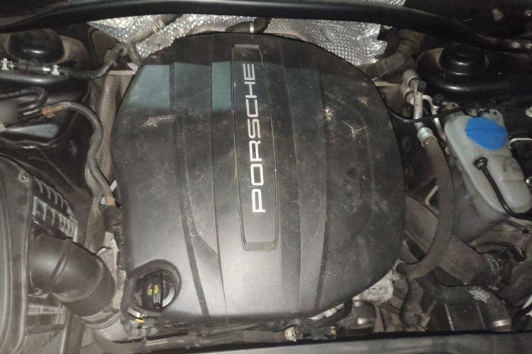 Used Porsche Macan 2017 Macan 2.0T Engine Bay