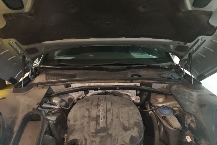 Used Porsche Macan 2017 Macan 2.0T Engine Bay