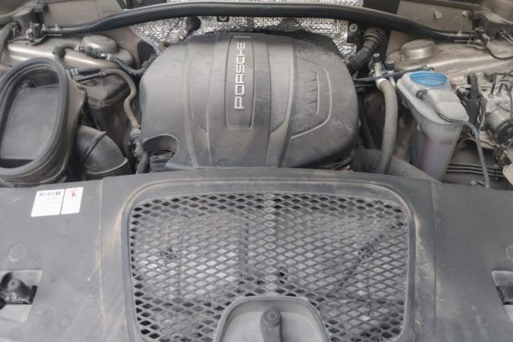 Used Porsche Macan 2017 Macan 2.0T Engine Bay