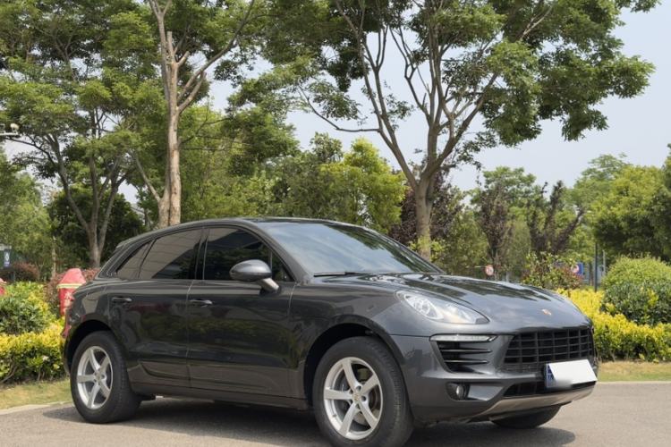 Used Porsche Macan 2017 Macan 2.0T Exterior 2