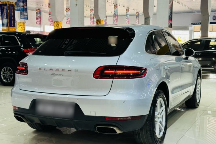 Used Porsche Macan 2017 Macan 2.0T Exterior 2