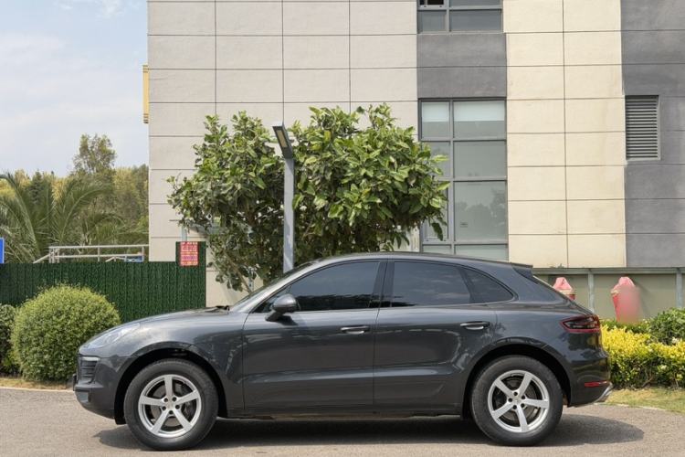 Used Porsche Macan 2017 Macan 2.0T Exterior 3