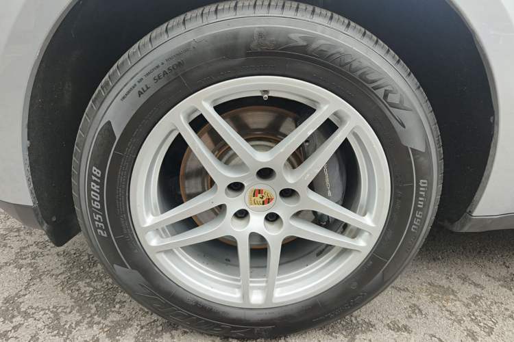 Used Porsche Macan 2017 Macan 2.0T Exterior 4