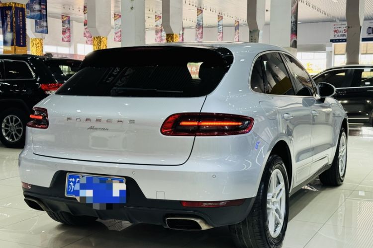 Used Porsche Macan 2017 Macan 2.0T Exterior 5