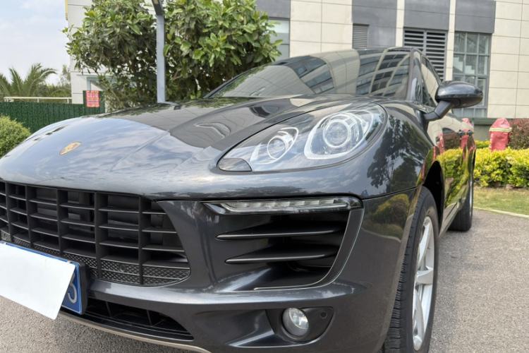 Used Porsche Macan 2017 Macan 2.0T Exterior 9