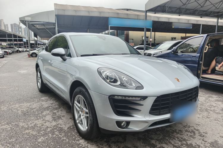 Used Porsche Macan 2017 Macan 2.0T Front Right 45 Deg
