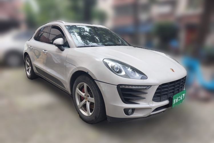 Used Porsche Macan 2017 Macan 2.0T Front Right 45 Deg