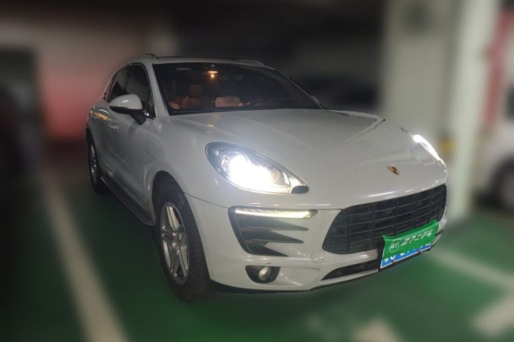 Used Porsche Macan 2017 Macan S 3.0T Front Right 45 Deg