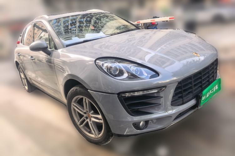 Used Porsche Macan 2017 Macan 2.0T Front Right 45 Deg