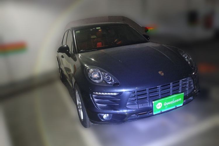 Used Porsche Macan 2017 Macan 2.0T Front Right 45 Deg