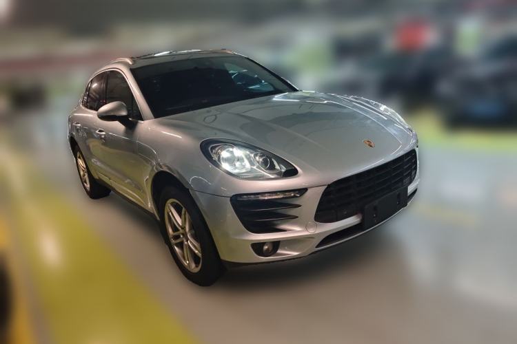 Used Porsche Macan 2017 Macan 2.0T Front Right 45 Deg