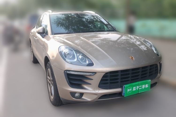 Used Porsche Macan 2017 Macan 2.0T Front Right 45 Deg