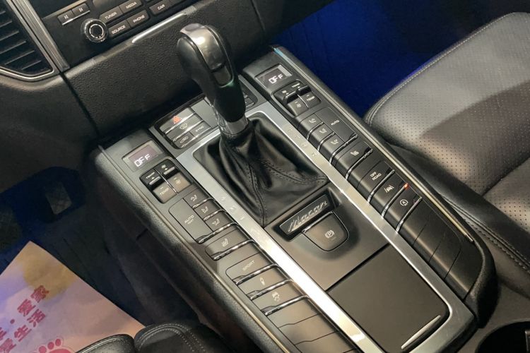 Used Porsche Macan 2017 Macan 2.0T Gear Lever