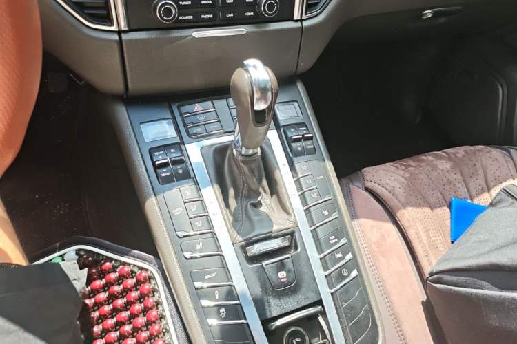 Used Porsche Macan 2017 Macan 2.0T Gear Lever