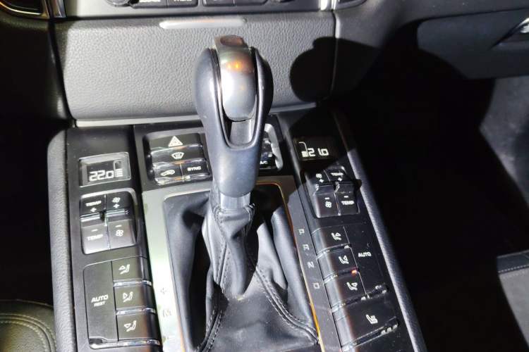 Used Porsche Macan 2017 Macan 2.0T Gear Lever