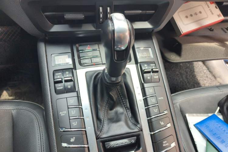 Used Porsche Macan 2017 Macan 2.0T Gear Lever