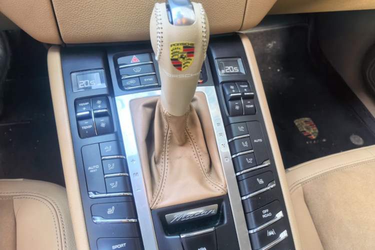Used Porsche Macan 2017 Macan 2.0T Gear Lever