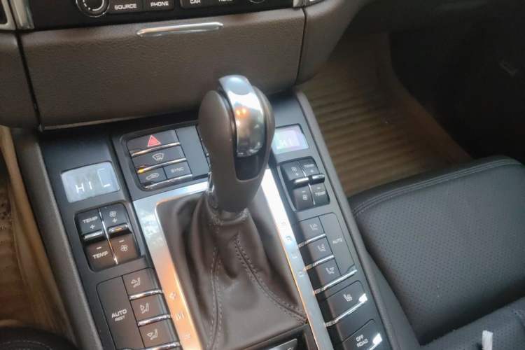 Used Porsche Macan 2017 Macan 2.0T Gear Lever