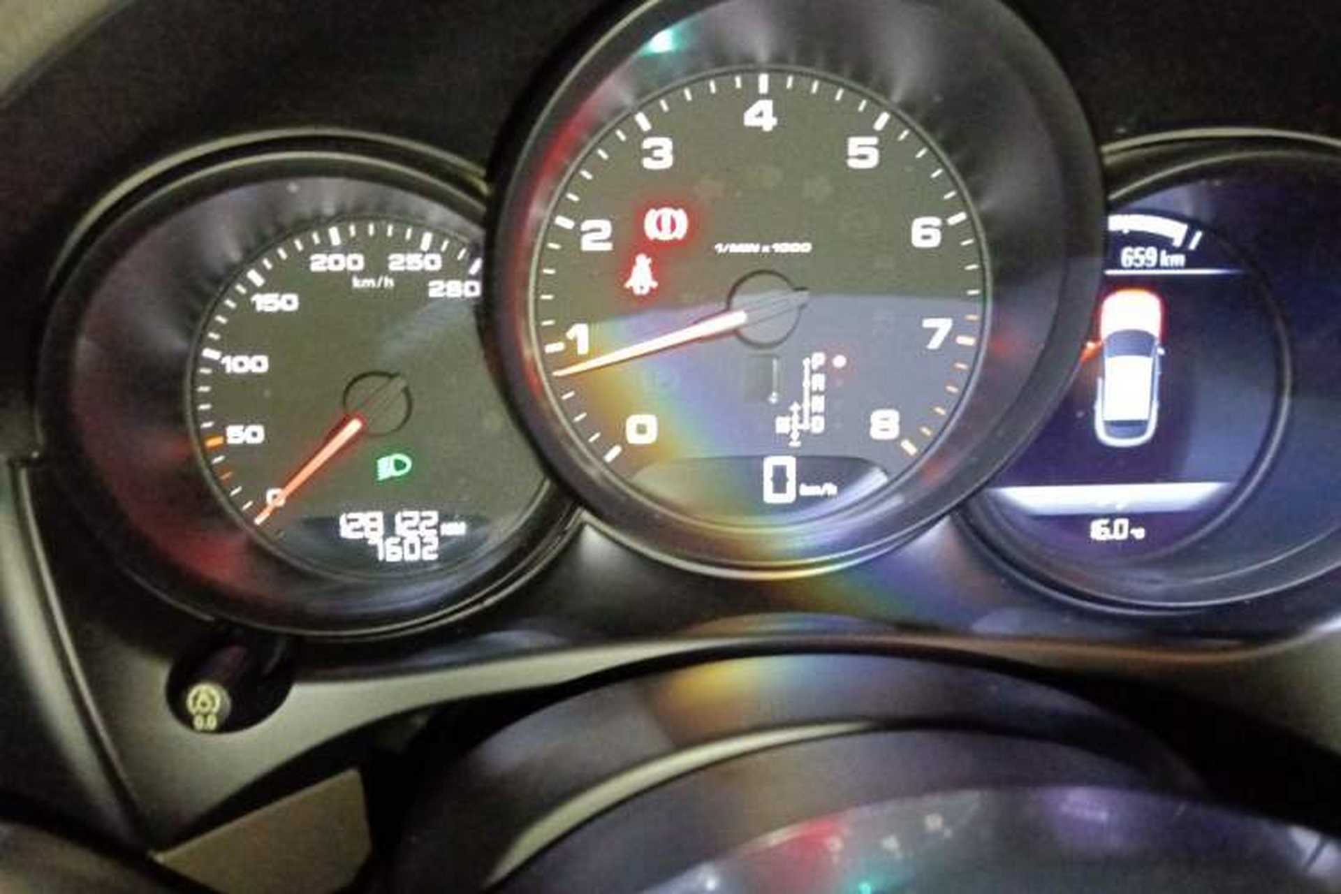 Used Porsche Macan 2017 Macan 2.0T Instrument Cluster