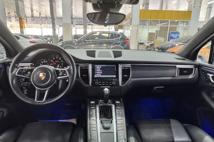 Used Porsche Macan 2017 Macan 2.0T Interior 1