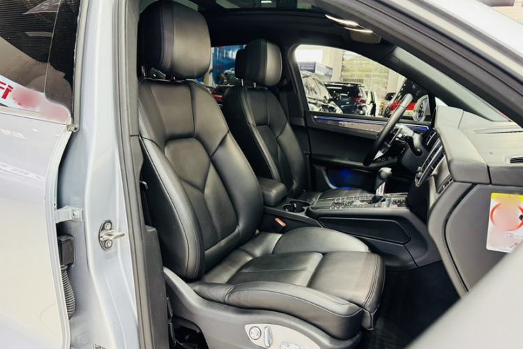 Used Porsche Macan 2017 Macan 2.0T Interior 2