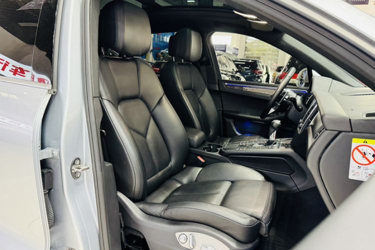 Used Porsche Macan 2017 Macan 2.0T Interior 4
