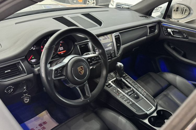 Used Porsche Macan 2017 Macan 2.0T Interior 5